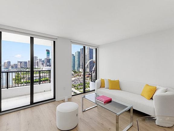 4th image of 555 NE 15th St APT 26K