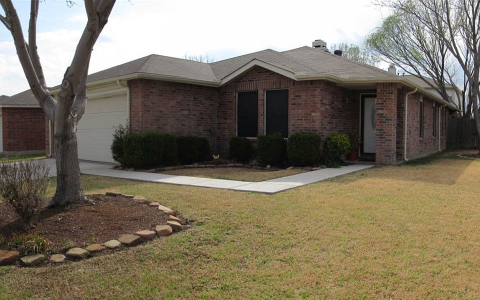 1st image of 2432 Pecan Dr