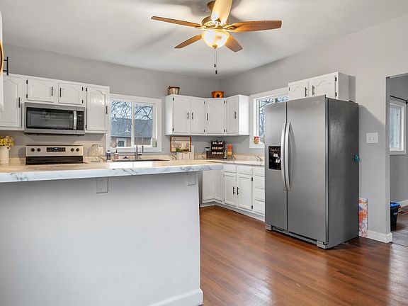 5th image of 323 W Hill St