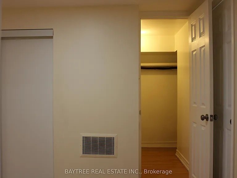 226 Beechy Dr #LOWER — Photo 14