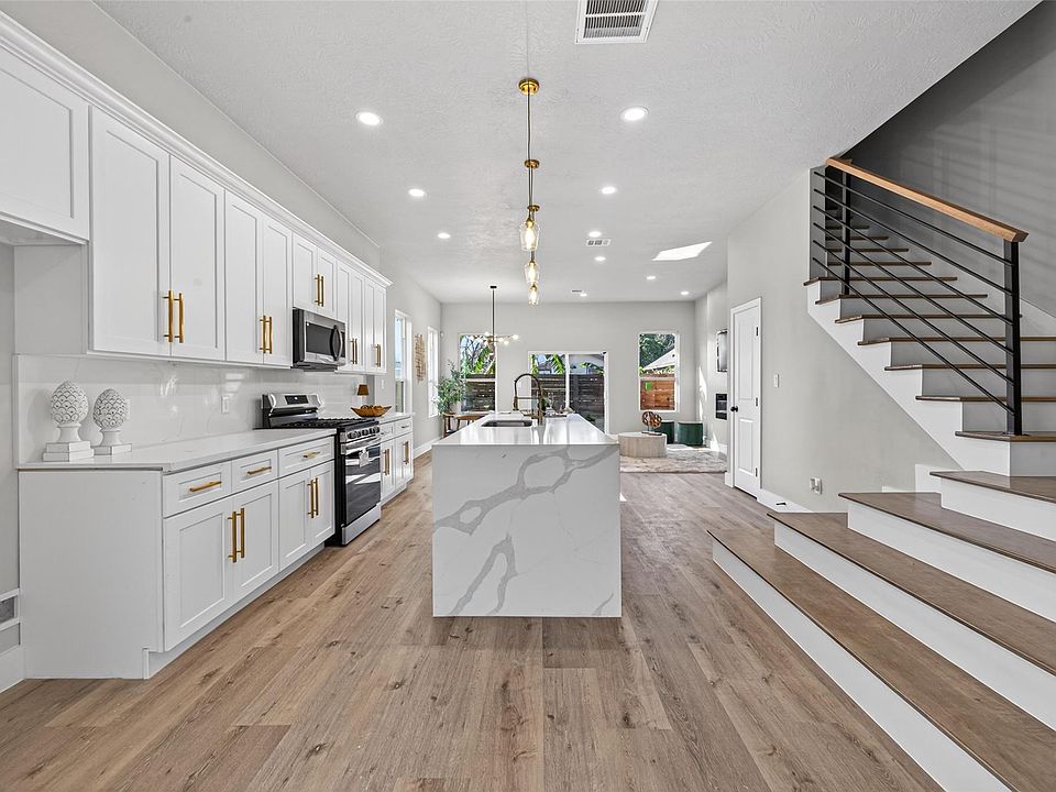 1st image of 4115 Yale St