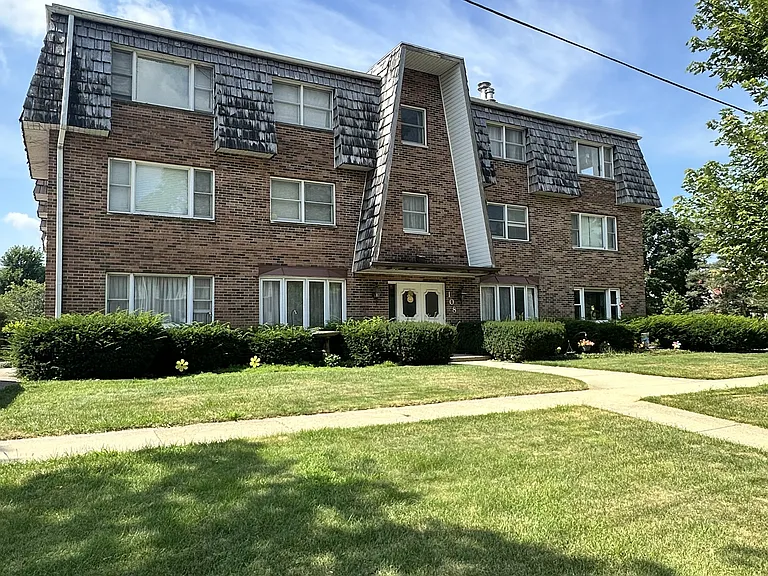 109 Fisk Ave #9 — Photo 1