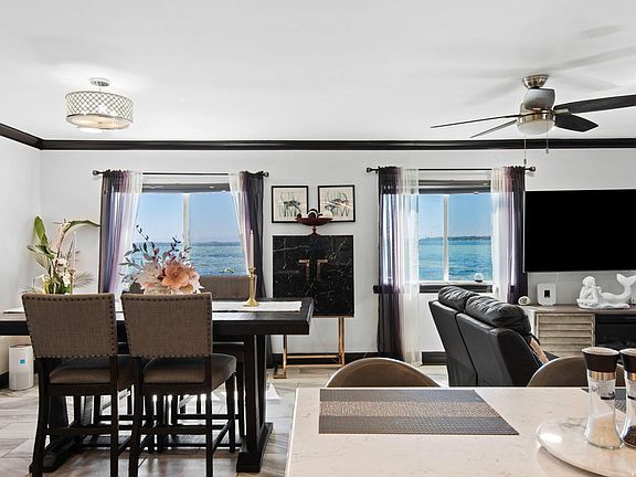 3rd image of 101 Old Ferry Rd Unit 24A