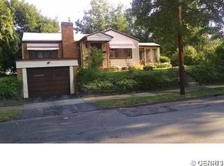96 Skylane Dr, Rochester, NY 14621