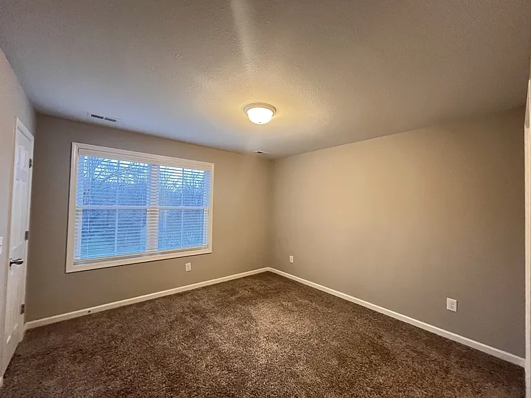 114 Valley View Cir #B — Photo 18