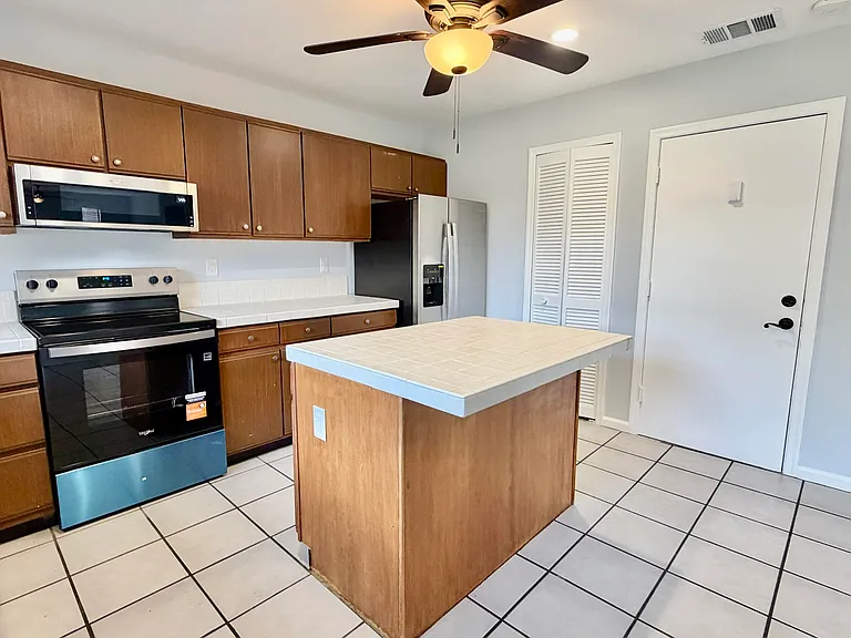 6048 Garrett St — Photo 9