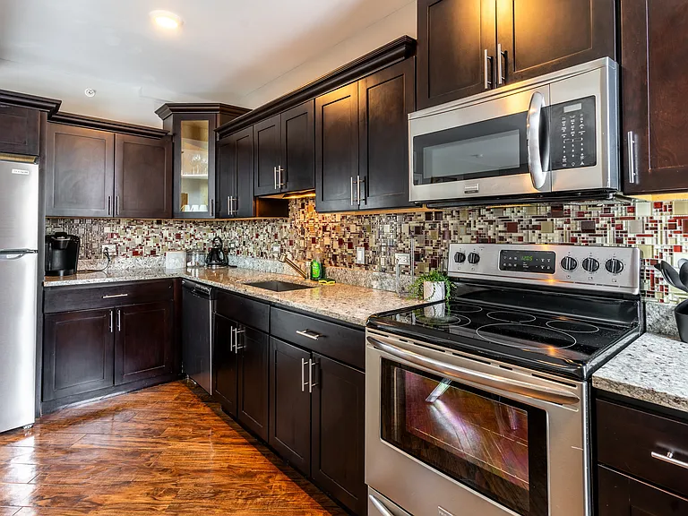 Somerset Place Apartments — Photo 11
