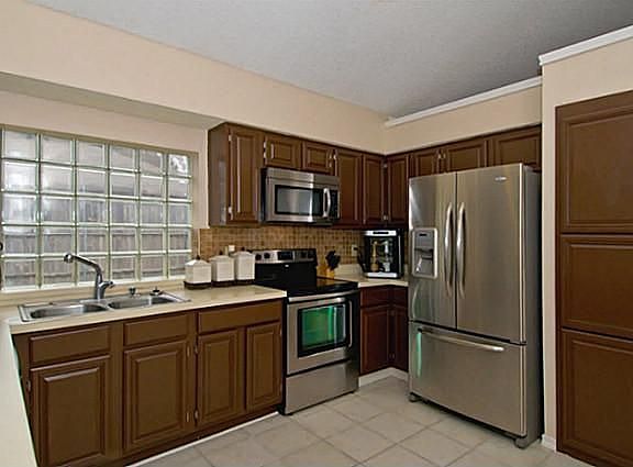 3rd image of 1925 Hawken Dr