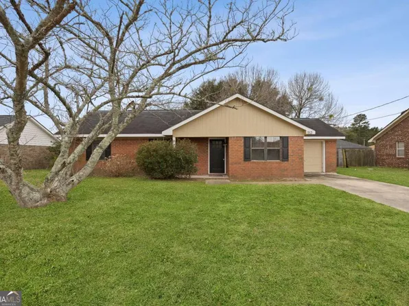 913 Churchfield Dr, Hinesville, GA 31313