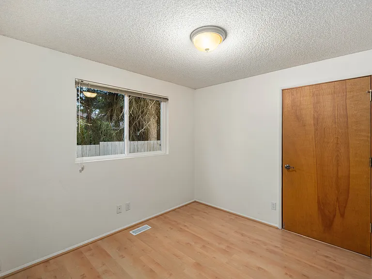 6011 156th Ave NE — Photo 34