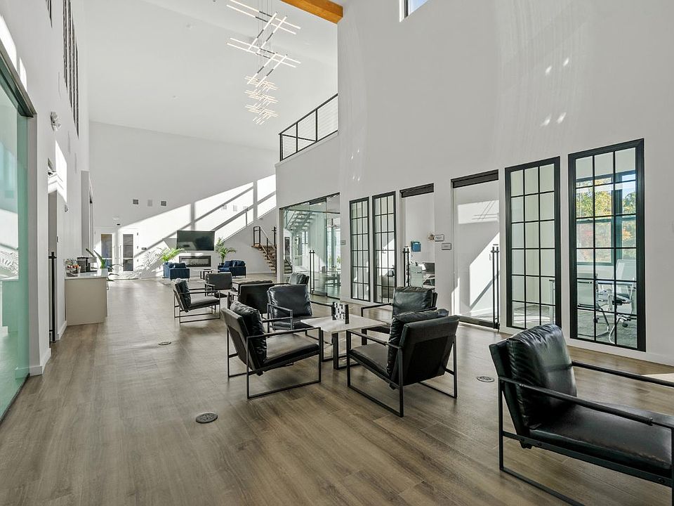 1st image of 1 Forest Ridge Blvd #1710