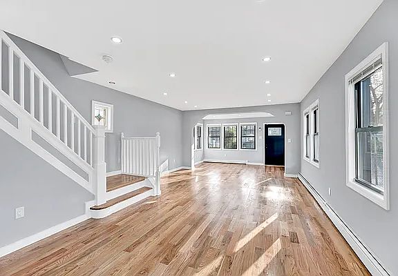3rd image of 119-07 191st St