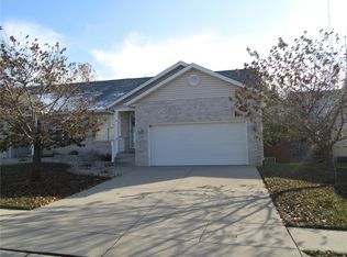 148 Rolling Oaks Dr, Collinsville, IL 62234
