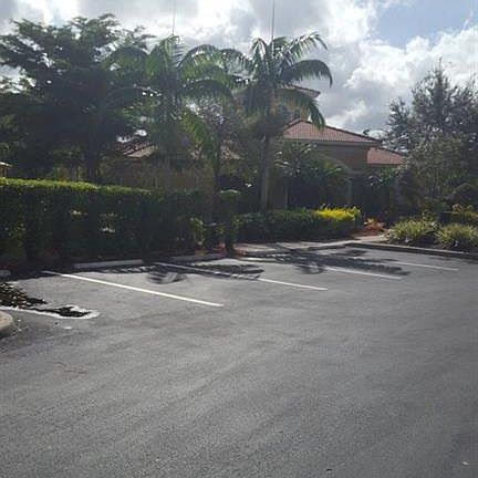 2nd image of 3333 Antica St