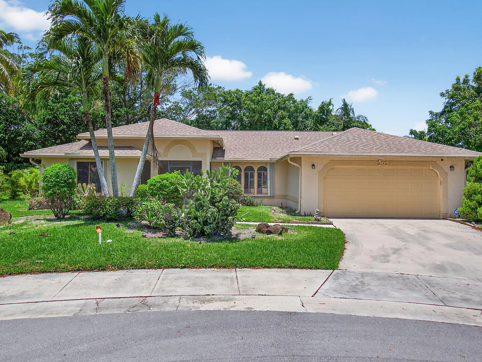 2 bed, 2.5 bath, 2556 sqft, $4,000 — Photo 3