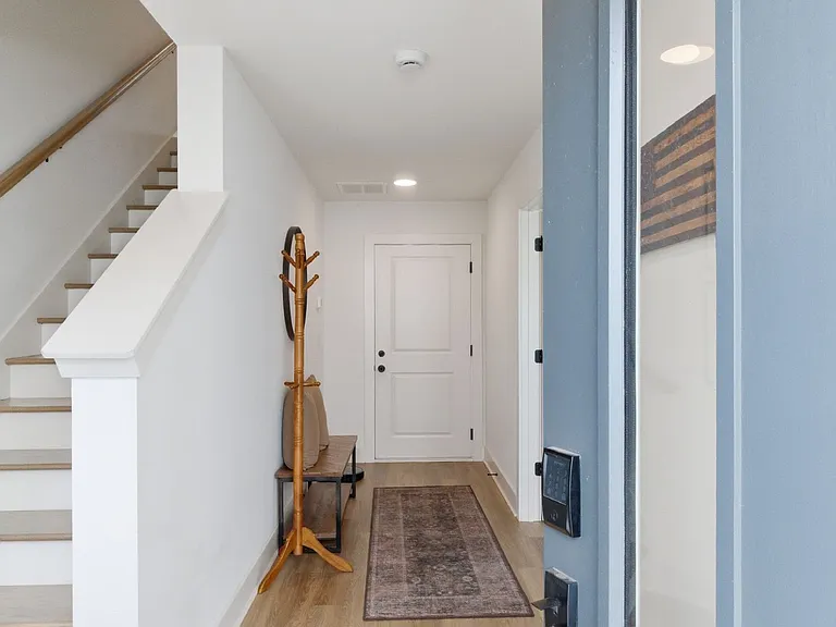 700 N Dupont Ave #311 — Photo 4