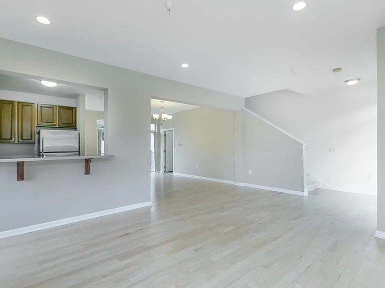 602 N Midvale Blvd — Photo 7