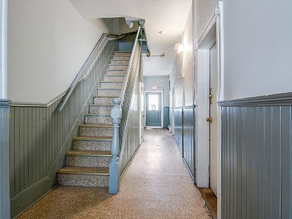 2nd image of 117-119 Mechanic St #3