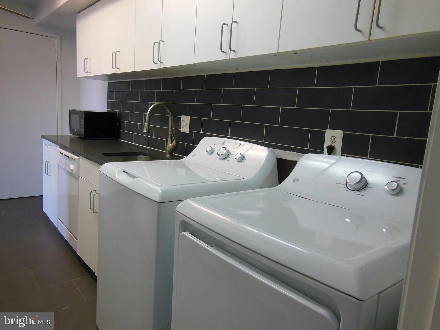 1 bed, 840 sqft, $1,750 — Photo 4