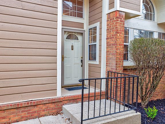 3rd image of 1855 Bridgestone Dr