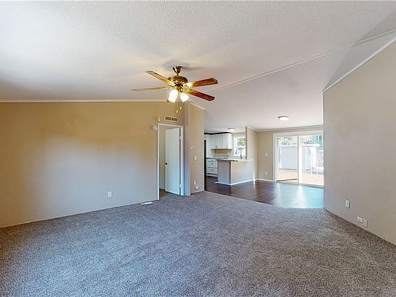 5th image of 20809 Bonanza Dr E