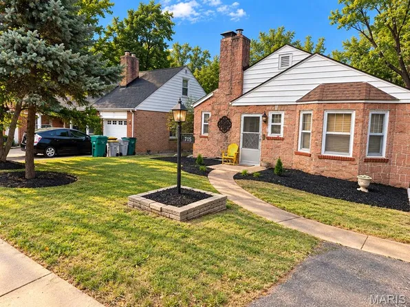 715 E Jackson Rd, Saint Louis, MO 63119