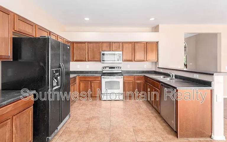 41261 W Laramie Rd — Photo 14