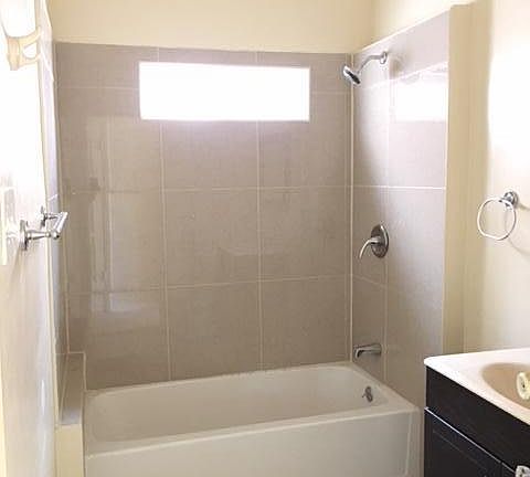 2nd image of 2517 1/2 W 42nd St