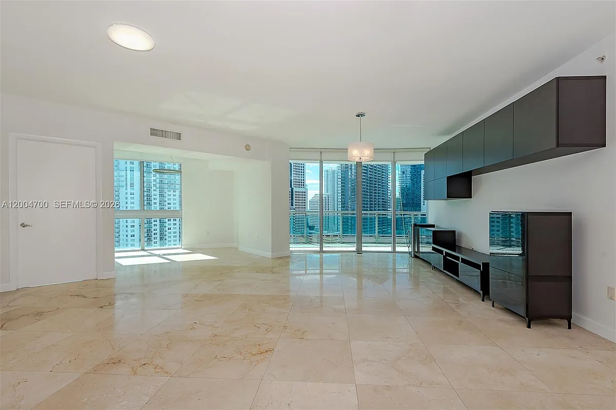 Photo 2 of 35 - 350 S Miami Ave #2702 - Miami, FL Building Photo - 350 S Miami Ave #2702