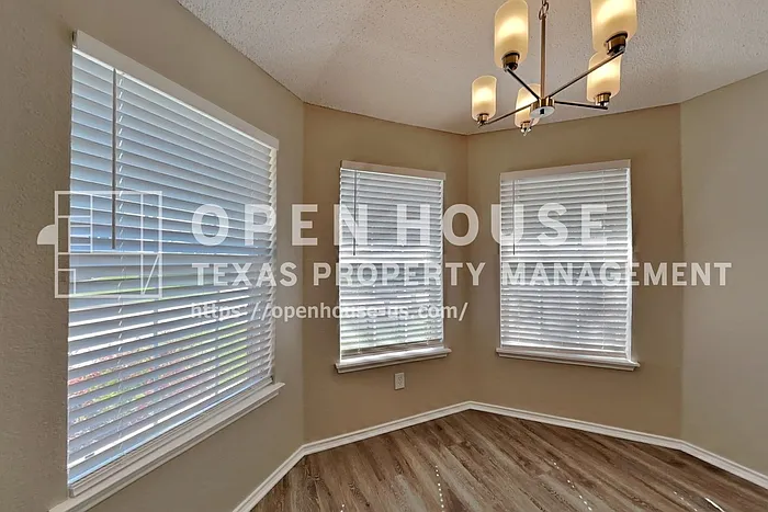649 Blueberry Hill Ln — Photo 6