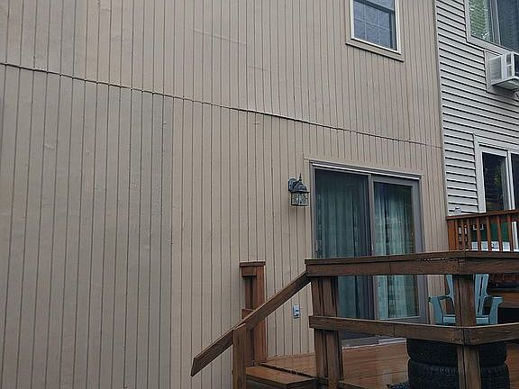 3rd image of 92 Sterling Pl
