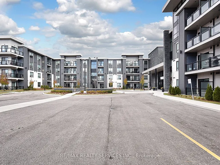 3170 Erin Mills Pkwy #133 — Photo 1