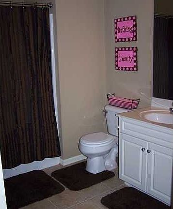 3rd image of 1279 Easterwood Blvd