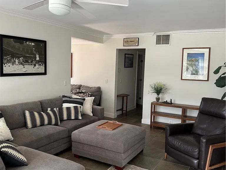2522 University Dr — Photo 9