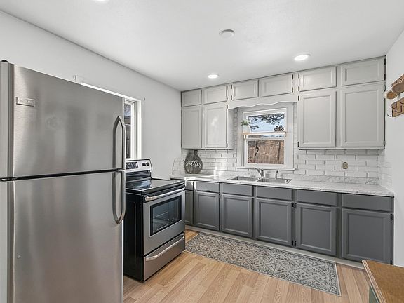 3rd image of 1317 Clark St