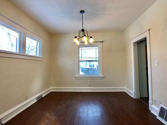 4th image of 802 Camburn Ct SE