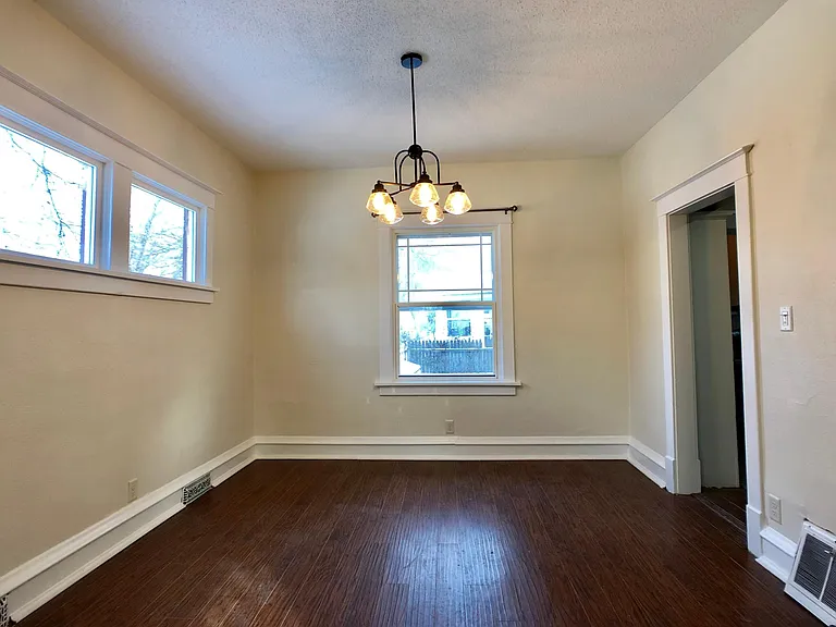 802 Camburn Ct SE — Photo 4