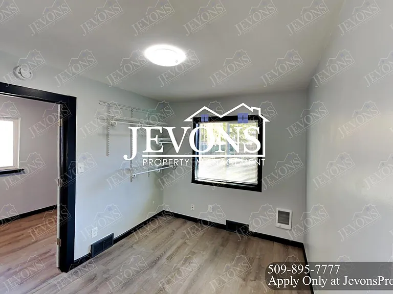807 N 1st St — Photo 19