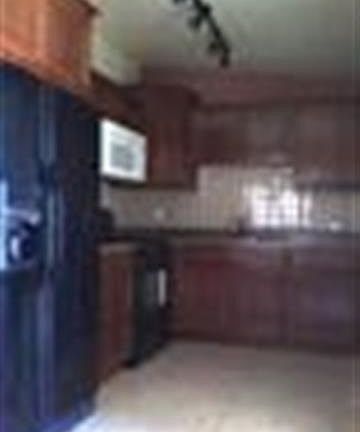 2nd image of 1001 E Rosewood Dr