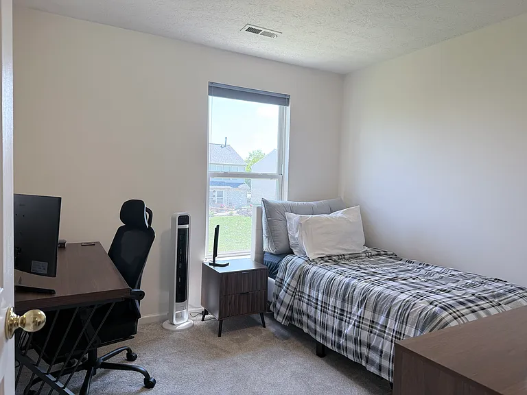 14010 Avalon East Dr — Photo 45