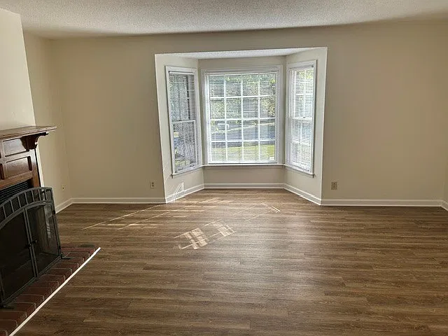 2 bed, 850 sqft, $875 — Photo 4
