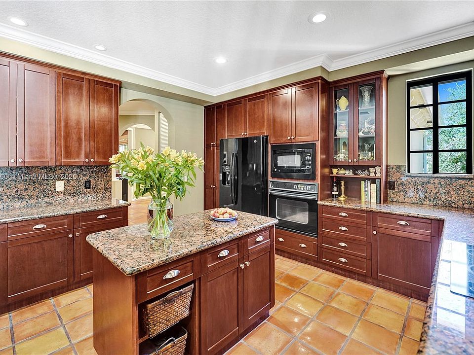 1st image of 1577 Passion Vine Cir #9-2