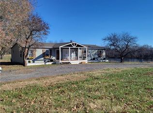 4436 Country Squire Rd, Oak Grove, MO 64075