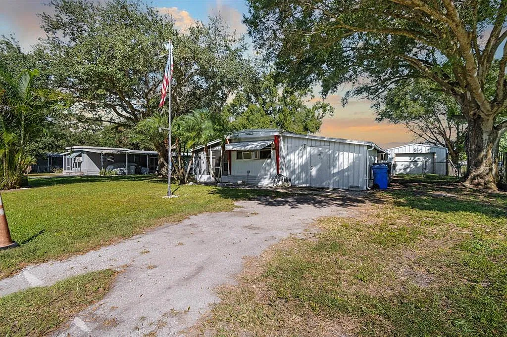 2 bed, 1.0 bath, 1157 sqft, $1,500 — Photo 2