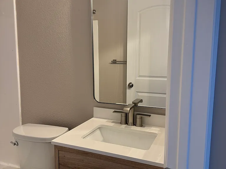 374 N Avenue 57 — Photo 19