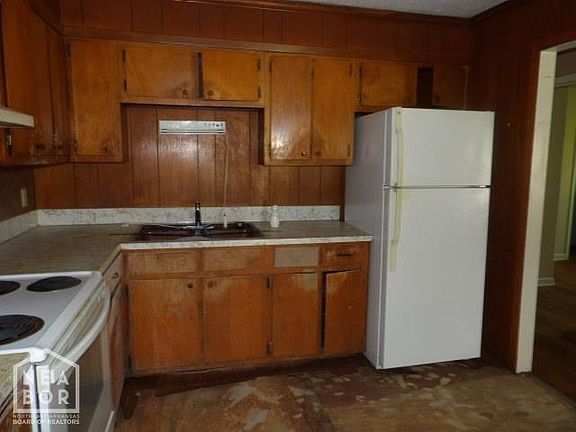 3rd image of 404 Kay St