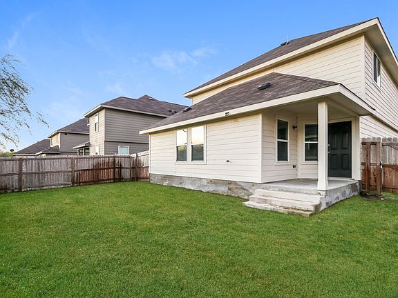 5th image of 1121 Marquis Dr