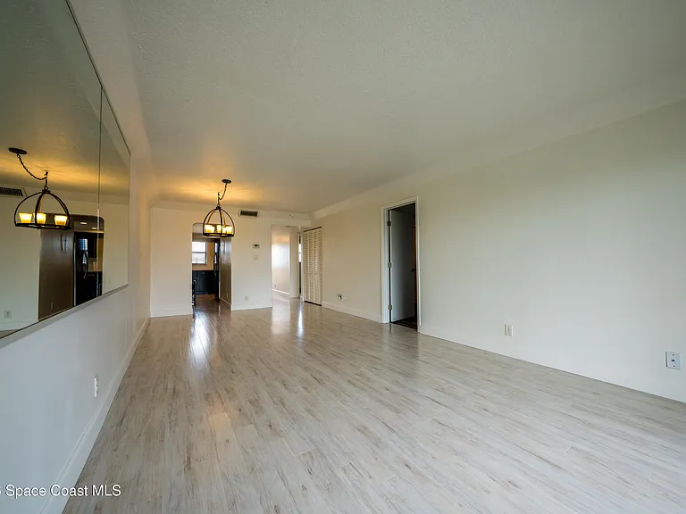500 Palm Springs Blvd #403 — Photo 15