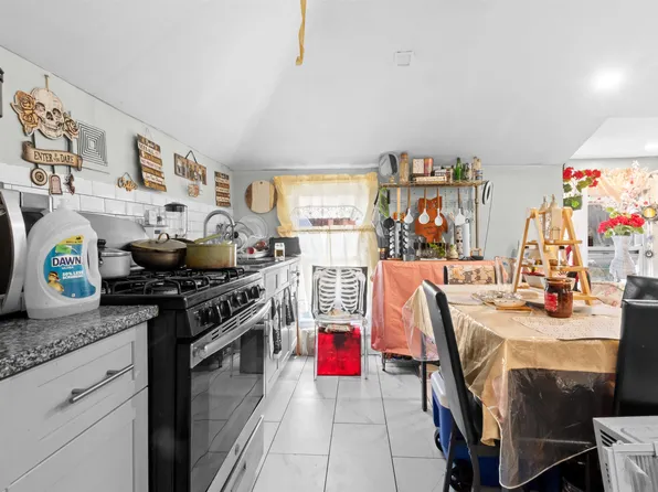 121 Lembeck Avenue image 16 of 23