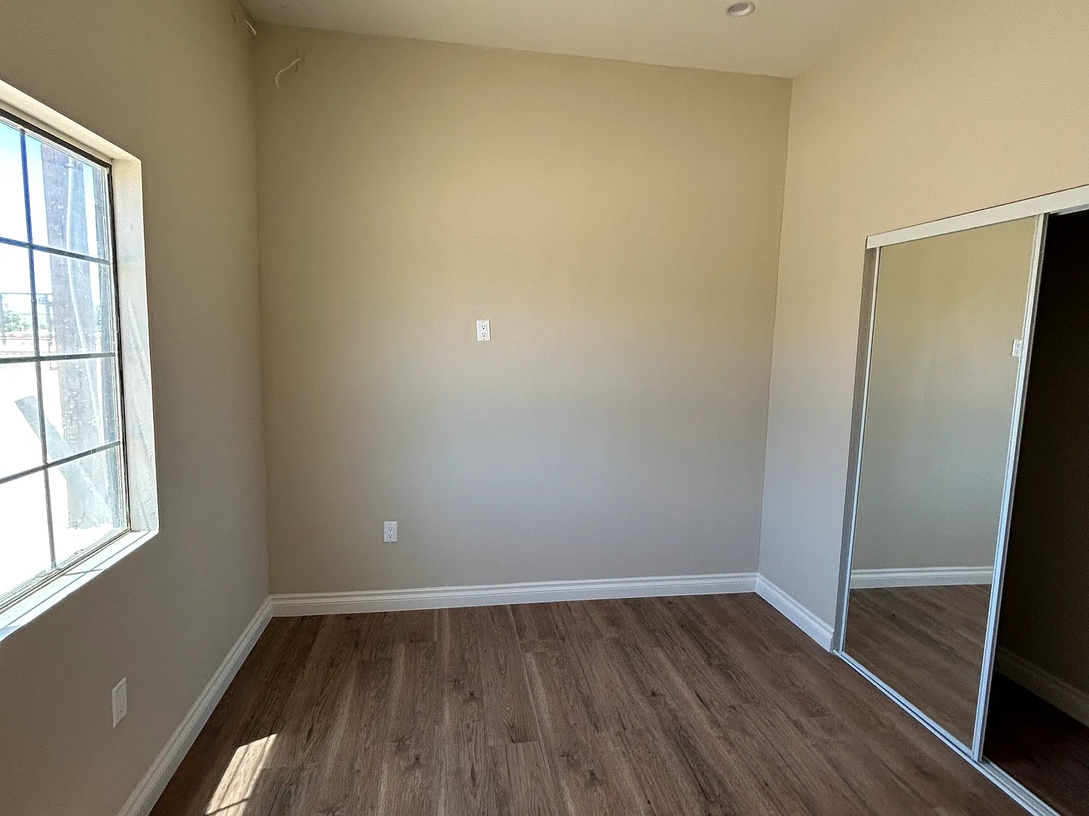 2 bed, 800 sqft, $2,000 — Photo 4
